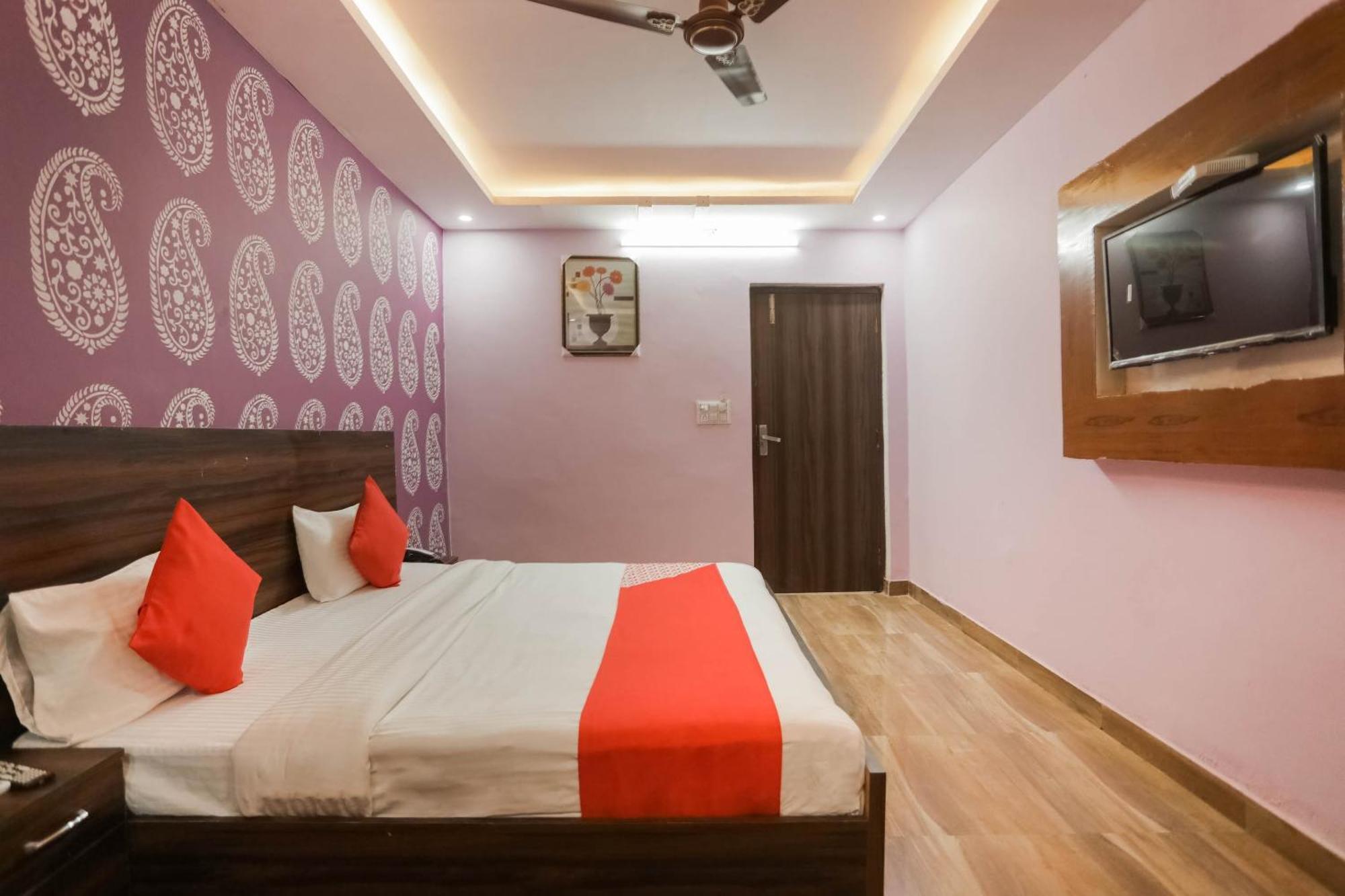 โอโย 75701 เรด เวลเว็ต รูม แอนด์ แบงเคว็ต Hotel ฟารีดาบัด ภายนอก รูปภาพ